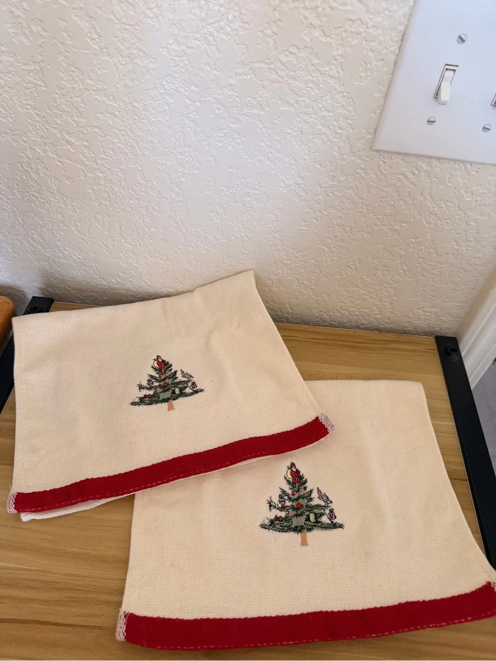 Spode Cream 100% Cotton Hand Towels Set of 2 Christmas Tree Holiday New